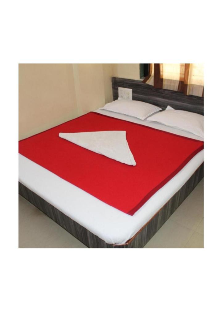 Sai Bhagwan Budget Hotel Ширди Екстериор снимка